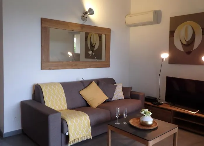 Aparthotel Les Hameaux De Bocca Del Oro 4*